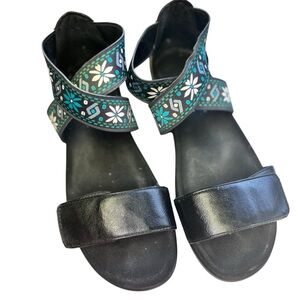 Alegria Lucia‎ Aqua Floral Strappy Flat Sandals- Women's Size 37/7.5